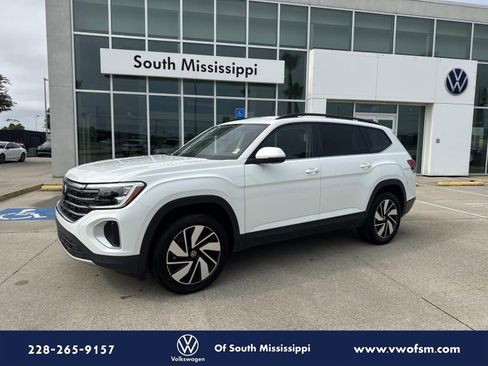 Used 2025 Volkswagen Atlas SE FWD image 1