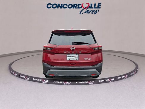 Used 2023 Nissan Rogue SV AWD/4WD image 5