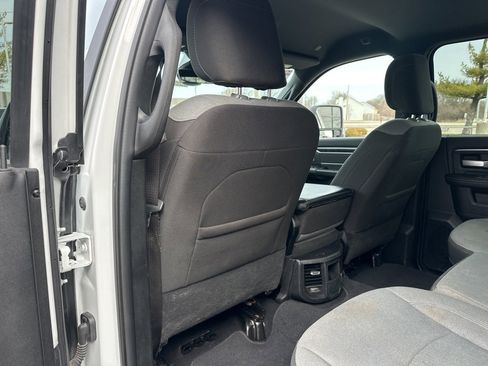 Used 2024 RAM 3500 Big Horn image 44