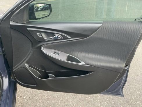 Used 2025 Chevrolet Malibu RS image 18