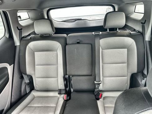 Used 2024 GMC Terrain SLE image 27