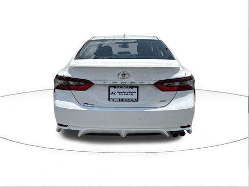 Used 2024 Toyota Camry SE FWD image 4