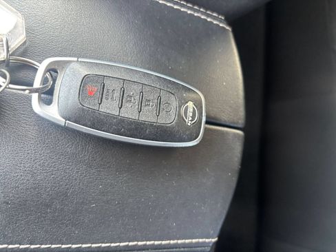 Used 2025 Nissan Rogue SV AWD/4WD image 27