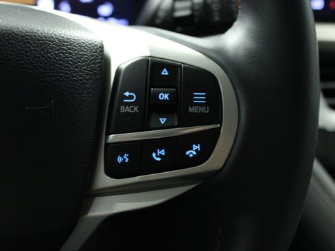 Used 2025 Ford Explorer Active w/ Active Comfort Package AWD/4WD image 22