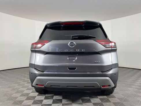 Used 2021 Nissan Rogue SV w/ Premium Package image 9