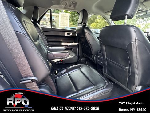 Used 2021 Ford Explorer XLT w/ Equipment Group 202A AWD/4WD image 31