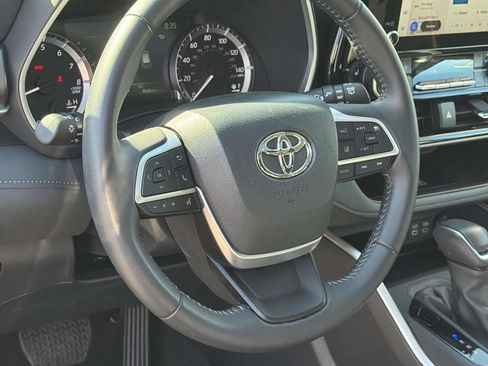 Certified 2026 Toyota Highlander XLE AWD/4WD image 10