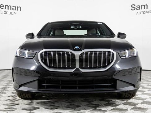 Used 2025 BMW 530i xDrive 530i xDrive w/ Premium Package image 3