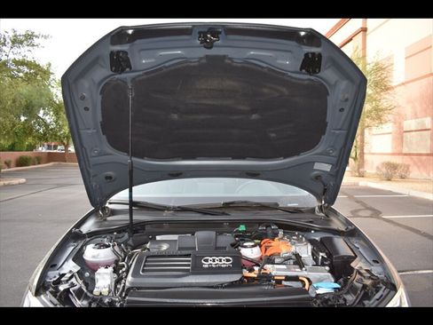 Used 2018 Audi A3 e-tron Premium Plus w/ Technology Package FWD image 37