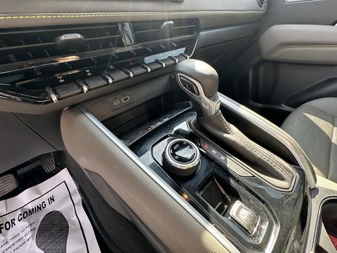 Used 2025 Chevrolet Colorado ZR2 w/ Technology Package image 25