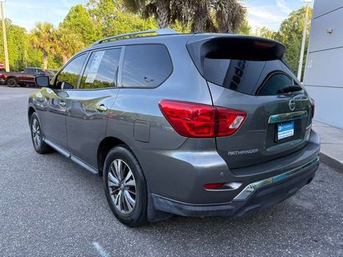 Used 2020 Nissan Pathfinder S image 3