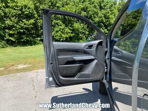 Used 2022 Chevrolet Colorado LT w/ Fleet Safety Package RWD image 13