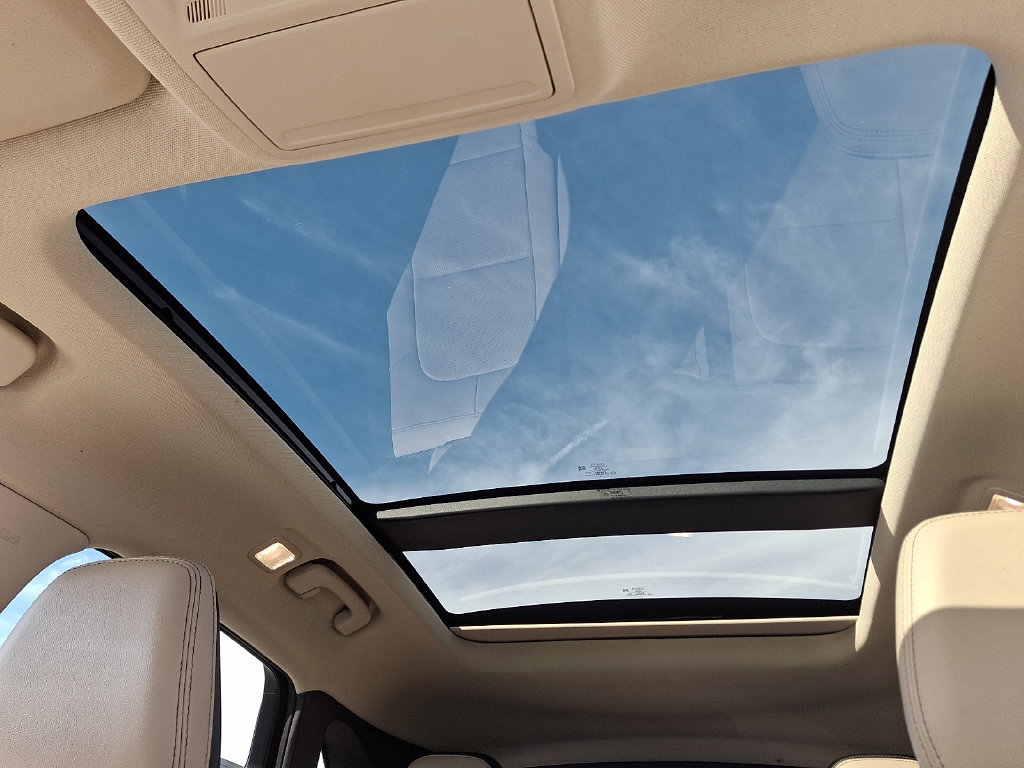 Used 2020 Ford Escape Titanium AWD/4WD image 13