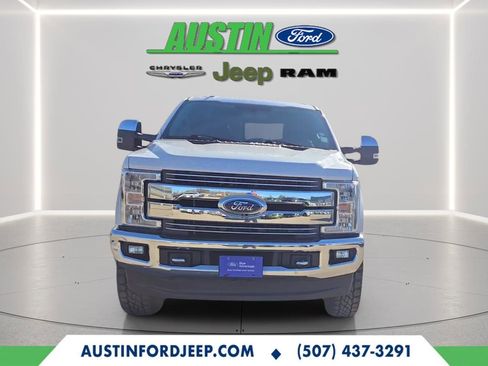 Certified 2019 Ford F250 Lariat w/ Chrome Package image 15