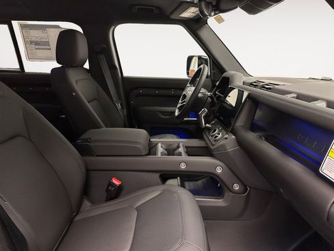 New 2026 Land Rover Defender 110 X-Dynamic SE AWD/4WD image 15