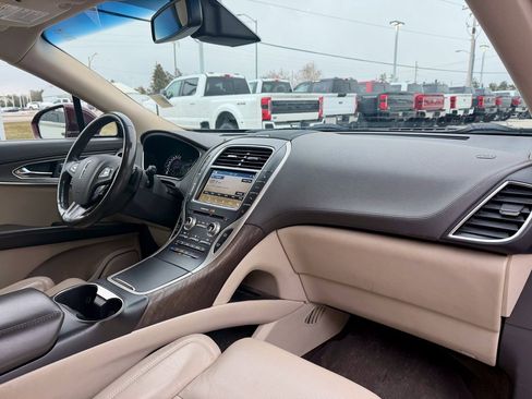 Used 2017 Lincoln MKX Reserve w/ Driver Assistance Package image 20