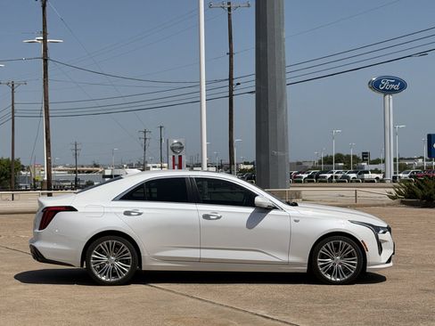 Used 2024 Cadillac CT4 Premium Luxury RWD image 3