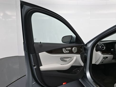 Used 2021 Mercedes-Benz E 350 4MATIC Sedan image 15