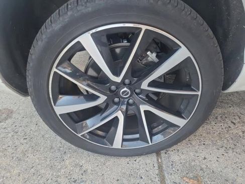 Used 2024 Volvo XC90 B5 Plus image 20