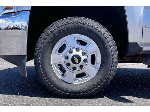 Used 2015 Chevrolet Silverado 2500 LT AWD/4WD image 10