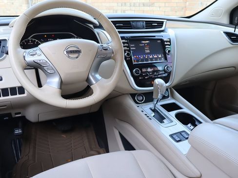 Used 2018 Nissan Murano SV w/ Premium Package FWD image 5