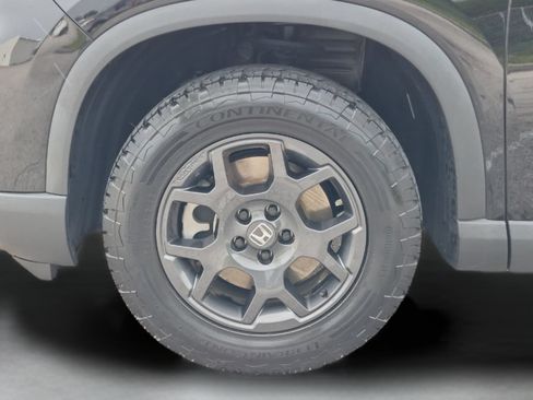 Used 2025 Honda Pilot TrailSport image 32
