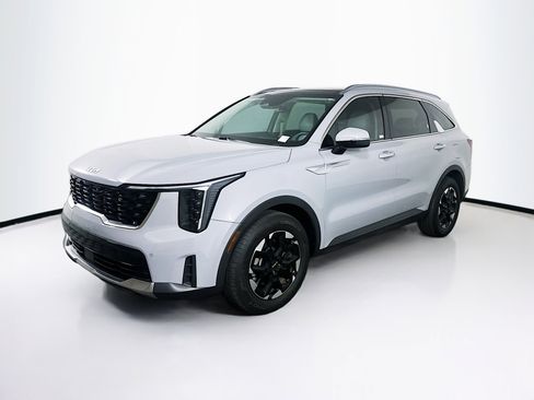 Used 2024 Kia Sorento S w/ Panoramic Sunroof Package image 3