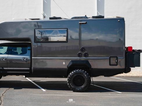 Used 2019 Ford F550 4x4 Crew Cab Super Duty image 4