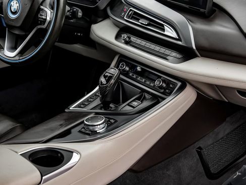 Used 2015 BMW i8 image 22