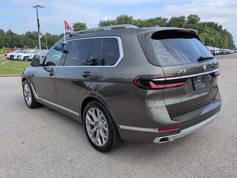 Used 2023 BMW X7 xDrive40i w/ Premium Package AWD/4WD image 5