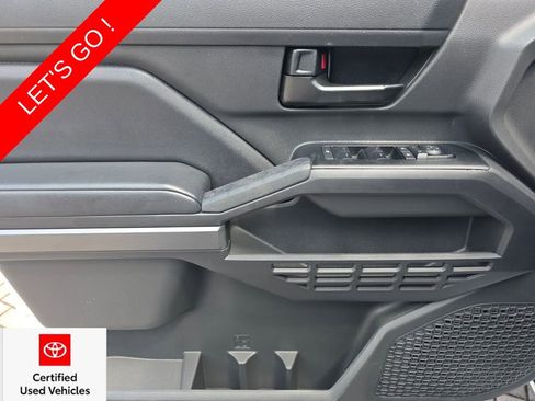 Certified 2025 Toyota Tacoma SR5 AWD/4WD image 26