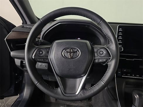 Used 2022 Toyota Avalon XLE image 10