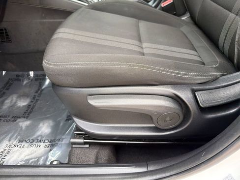 Used 2024 Hyundai Venue SEL FWD image 20