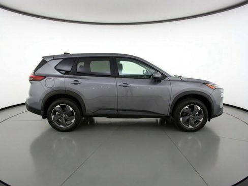 Used 2025 Nissan Rogue SV image 11