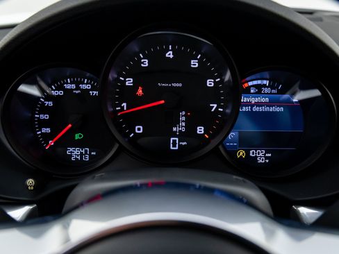 Used 2019 Porsche 718 Boxster image 23