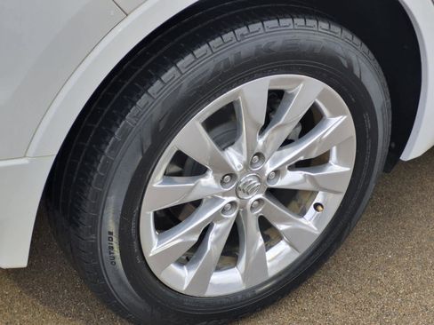 Used 2017 Buick Envision Essence image 7