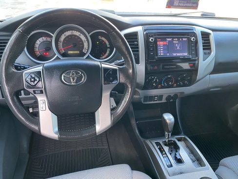 Used 2015 Toyota Tacoma PreRunner image 20