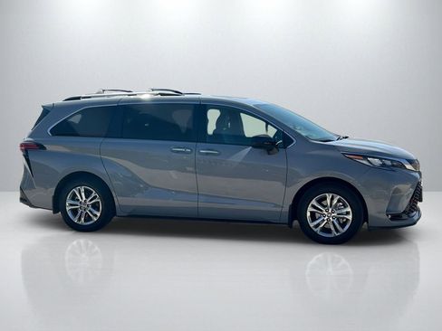 Certified 2023 Toyota Sienna XSE w/ XSE Plus Package image 4