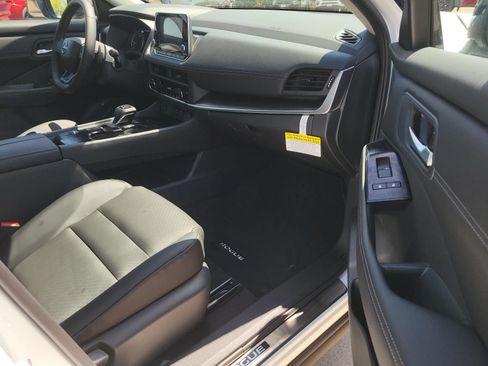 New 2026 Nissan Rogue Dark Armor FWD image 11