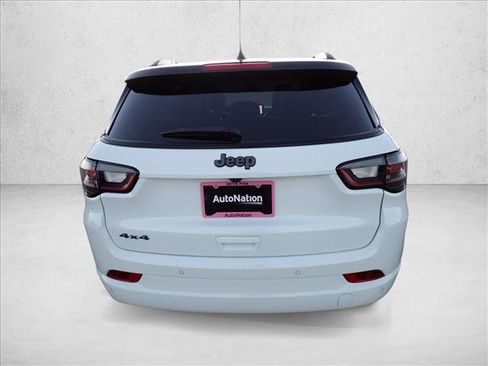 Used 2024 Jeep Compass Limited w/ High Altitude Package image 3