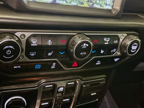 Used 2023 Jeep Wrangler Sahara w/ Cold Weather Group image 24