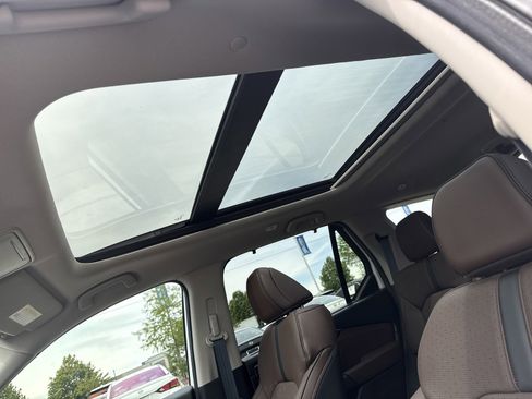 Used 2024 Honda Pilot Elite image 13