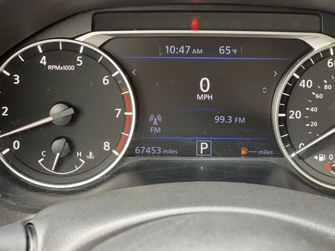 Used 2024 Nissan Altima 2.5 SV FWD image 30