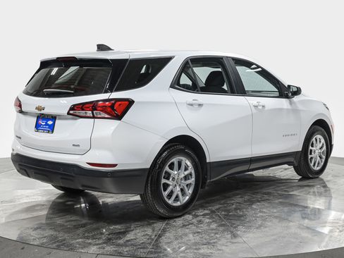 Used 2024 Chevrolet Equinox LS w/ Driver Confidence II Package AWD/4WD image 7