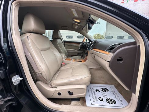 Used 2014 Chrysler 300 C RWD image 44