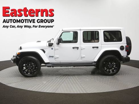 Used 2025 Jeep Wrangler Unlimited Sahara AWD/4WD image 55