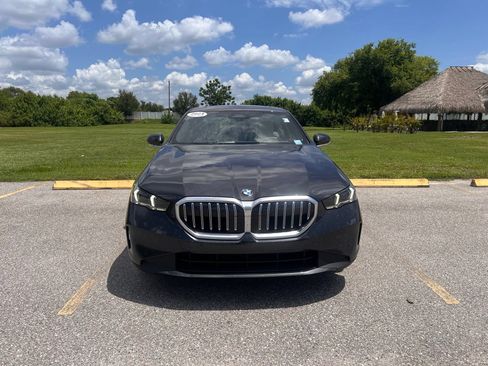 Used 2024 BMW 530i w/ Convenience Package RWD image 2