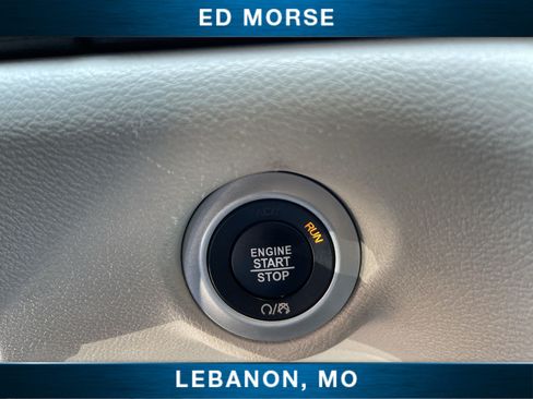 Used 2023 Chrysler Pacifica Touring-L FWD image 16