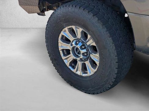 Used 2019 Ford F350 XLT w/ XLT Premium Package image 17