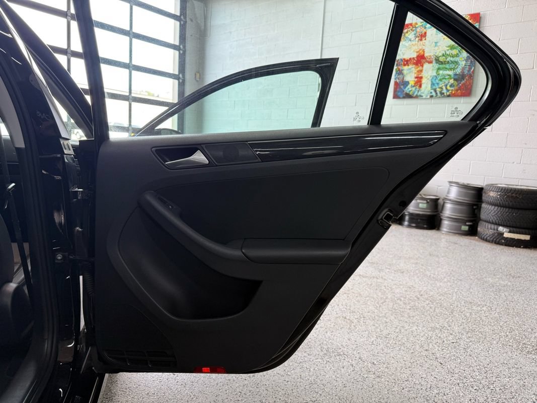 Used 2017 Volkswagen Jetta SEL FWD image 17